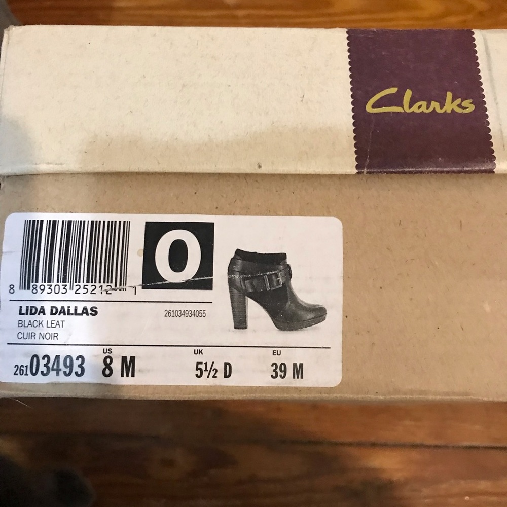 NIB Clarks Lida Dallas high heel booties - Picture 4 of 6